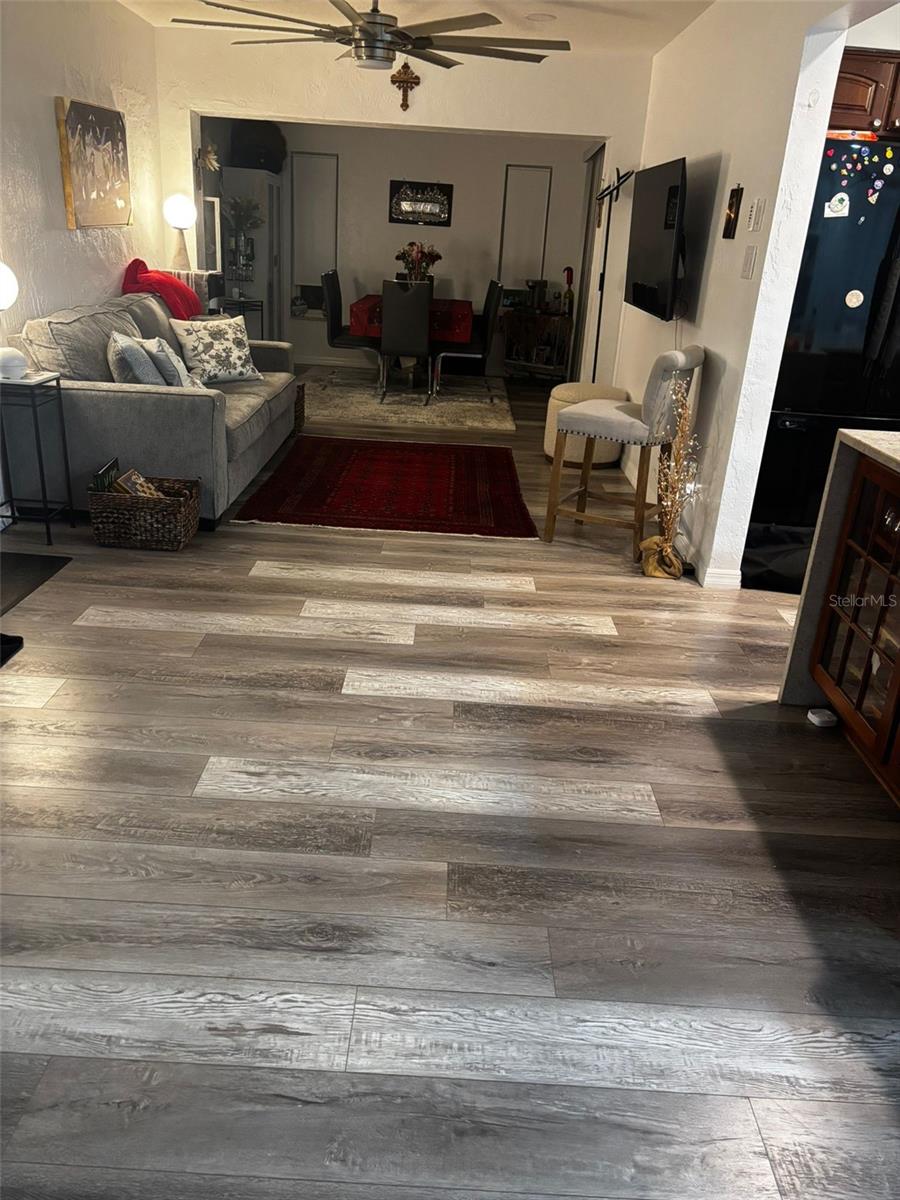 Image 27 of 34 For 4127 28th Avenue N