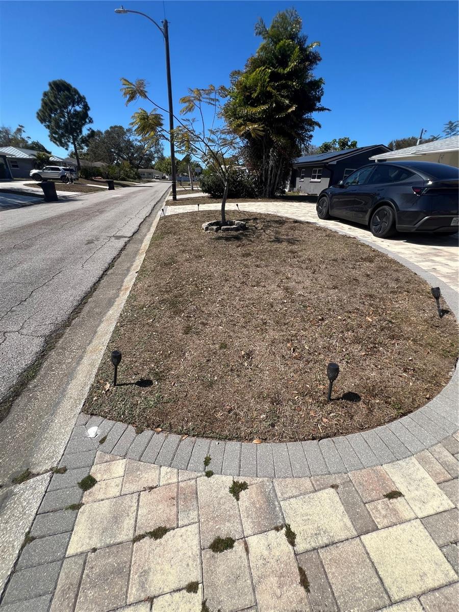 Image 5 of 34 For 4127 28th Avenue N