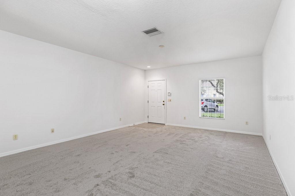 Image 6 of 28 For 15807 Fishhawk Falls Drive