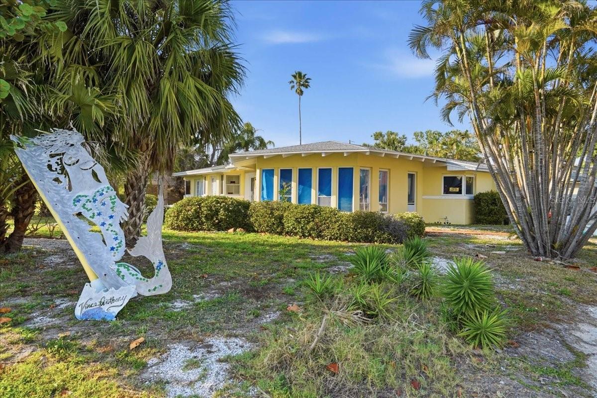 Image 17 of 55 For 16007 Gulf Boulevard