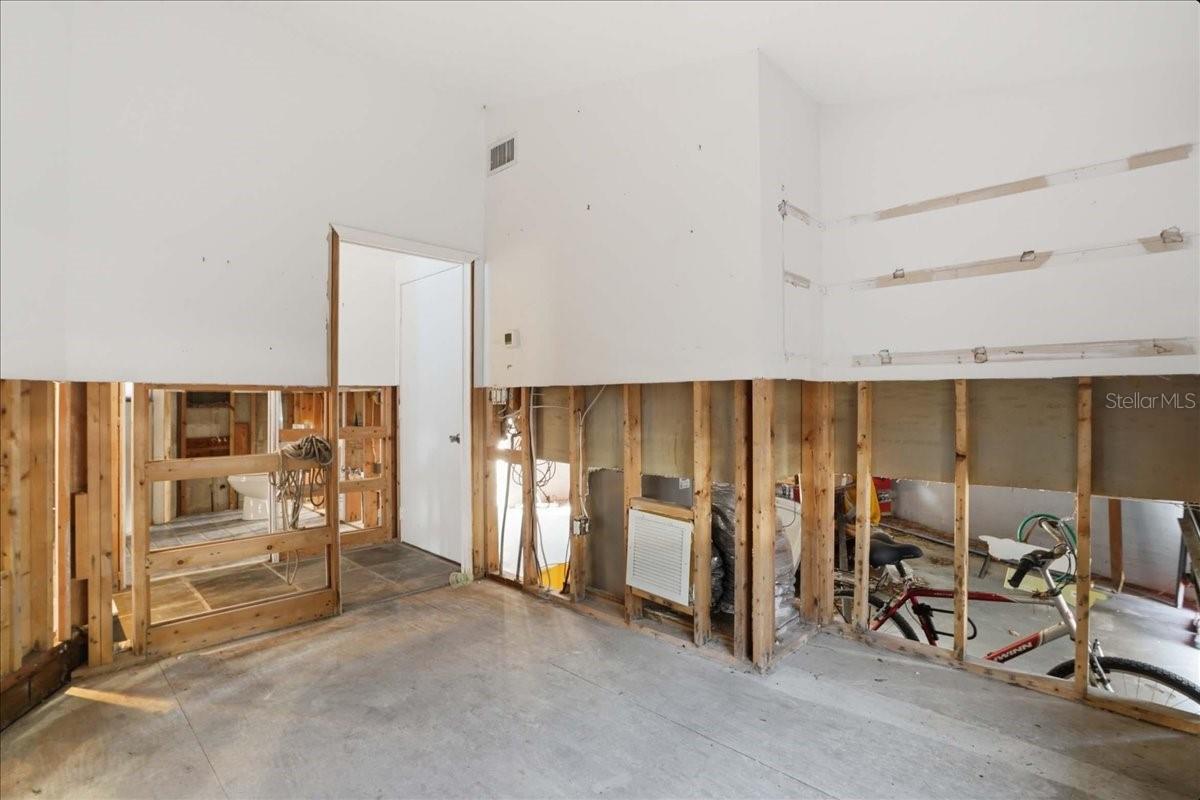 Image 28 of 55 For 16007 Gulf Boulevard