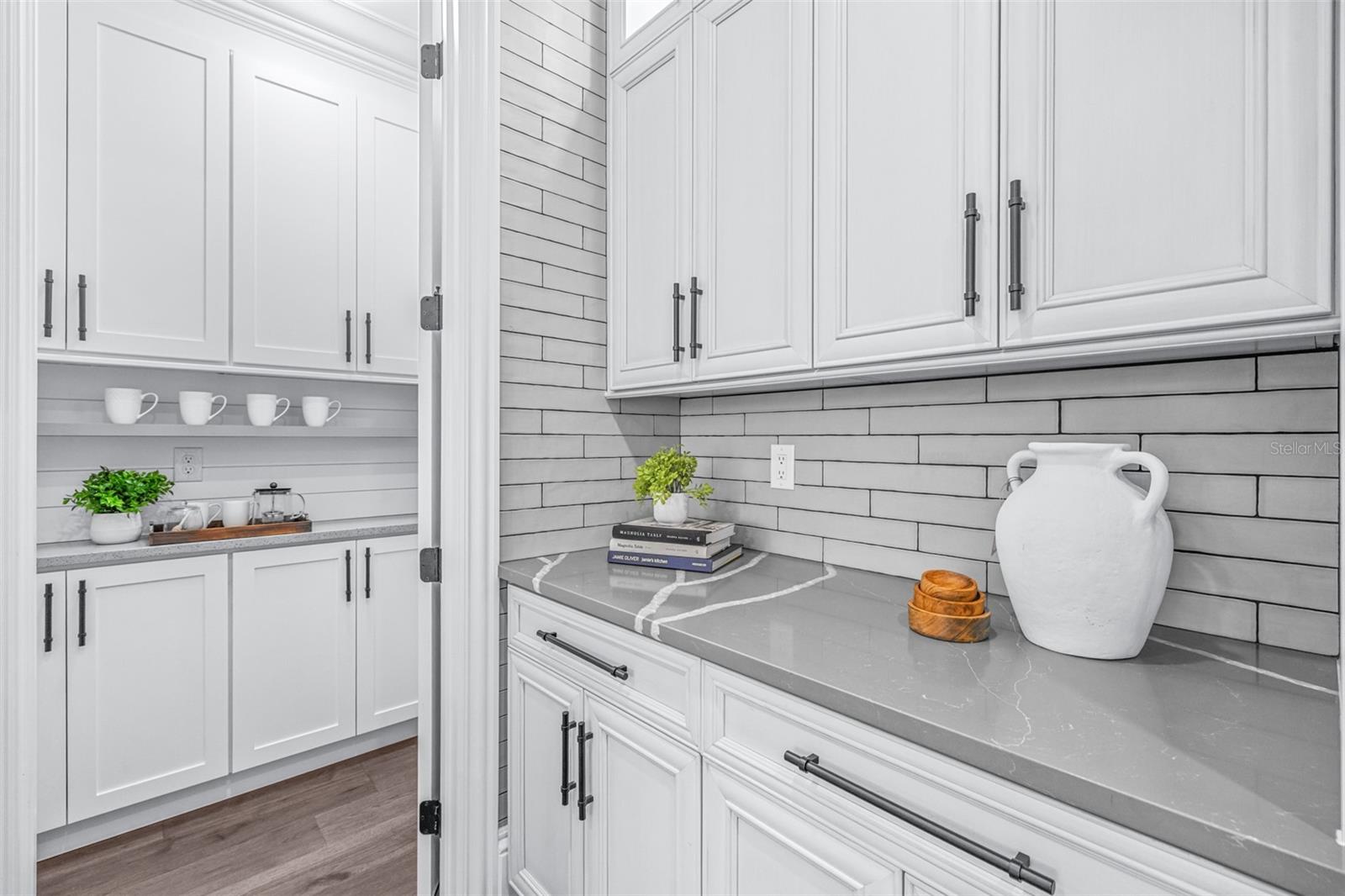 Image 32 of 96 For 7190 Graybrook Drive