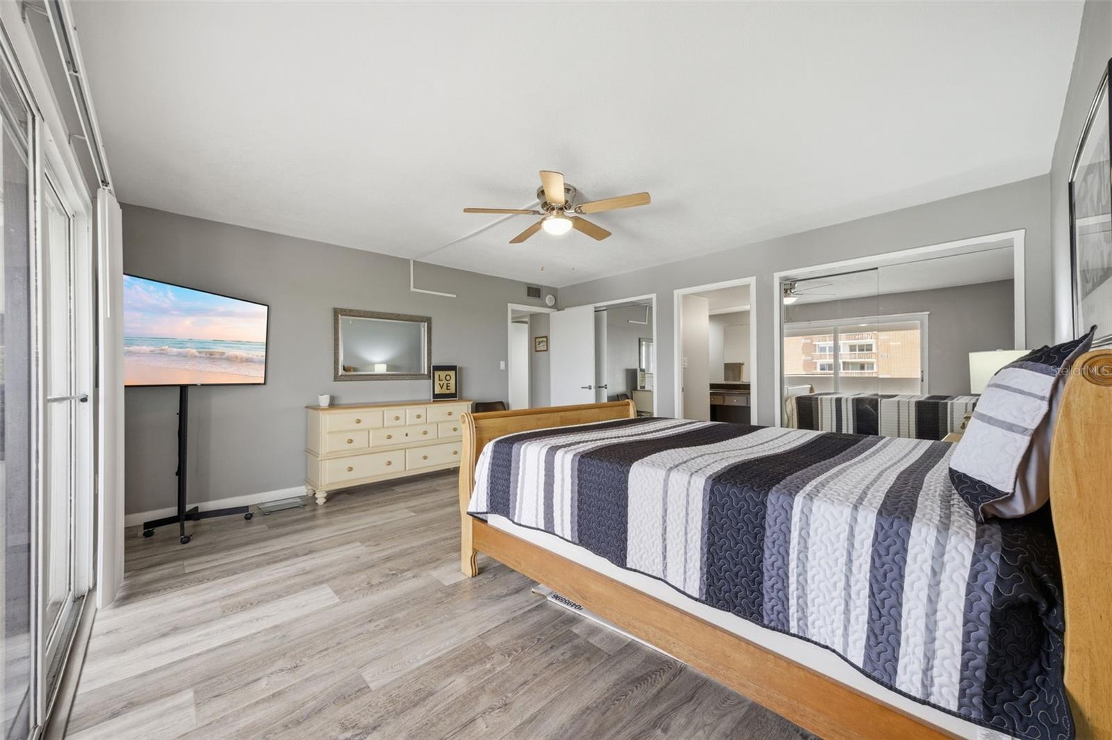 Image 16 of 32 For 4141 Bayshore Boulevard 606