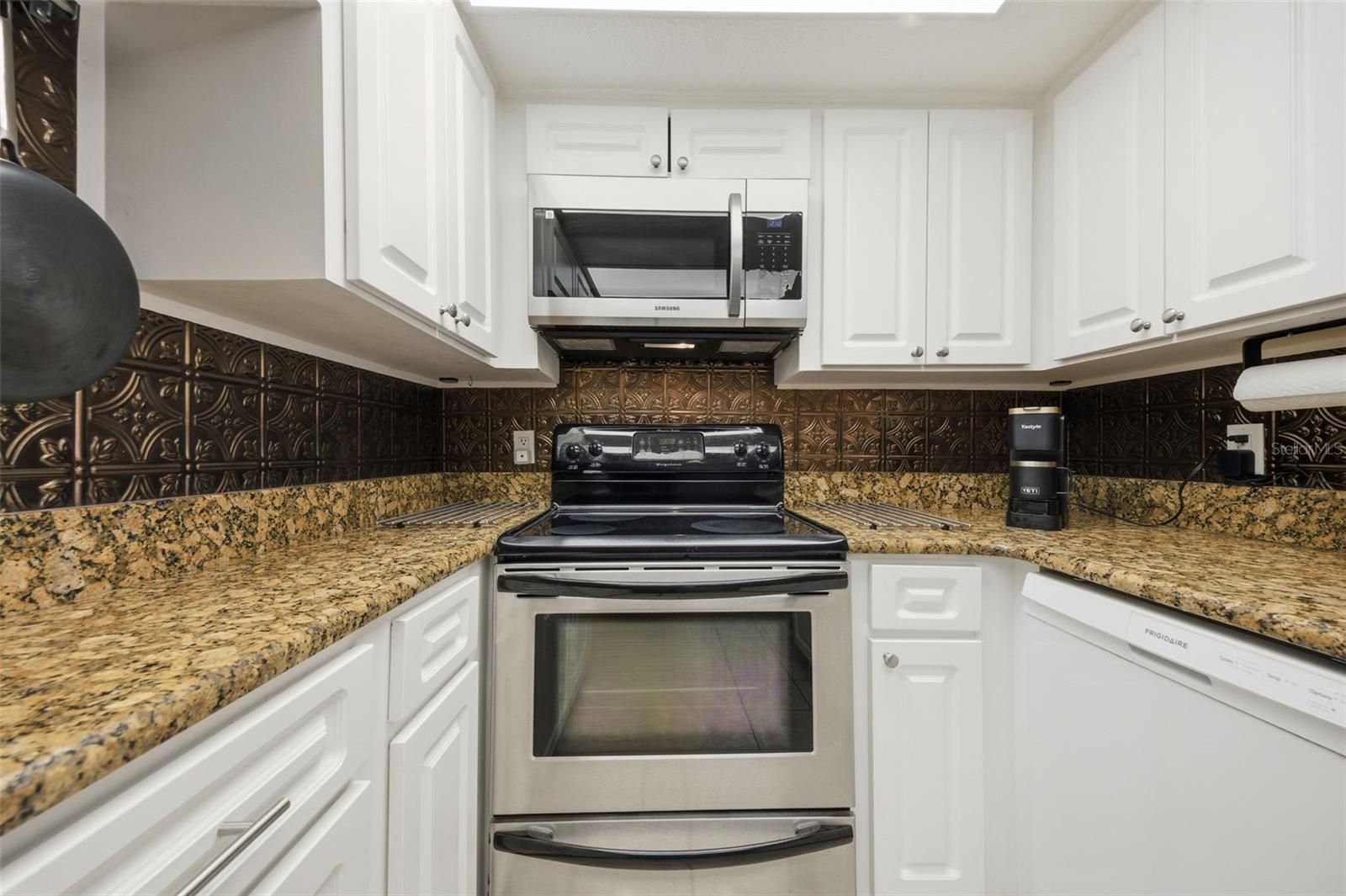 Image 5 of 32 For 4141 Bayshore Boulevard 606