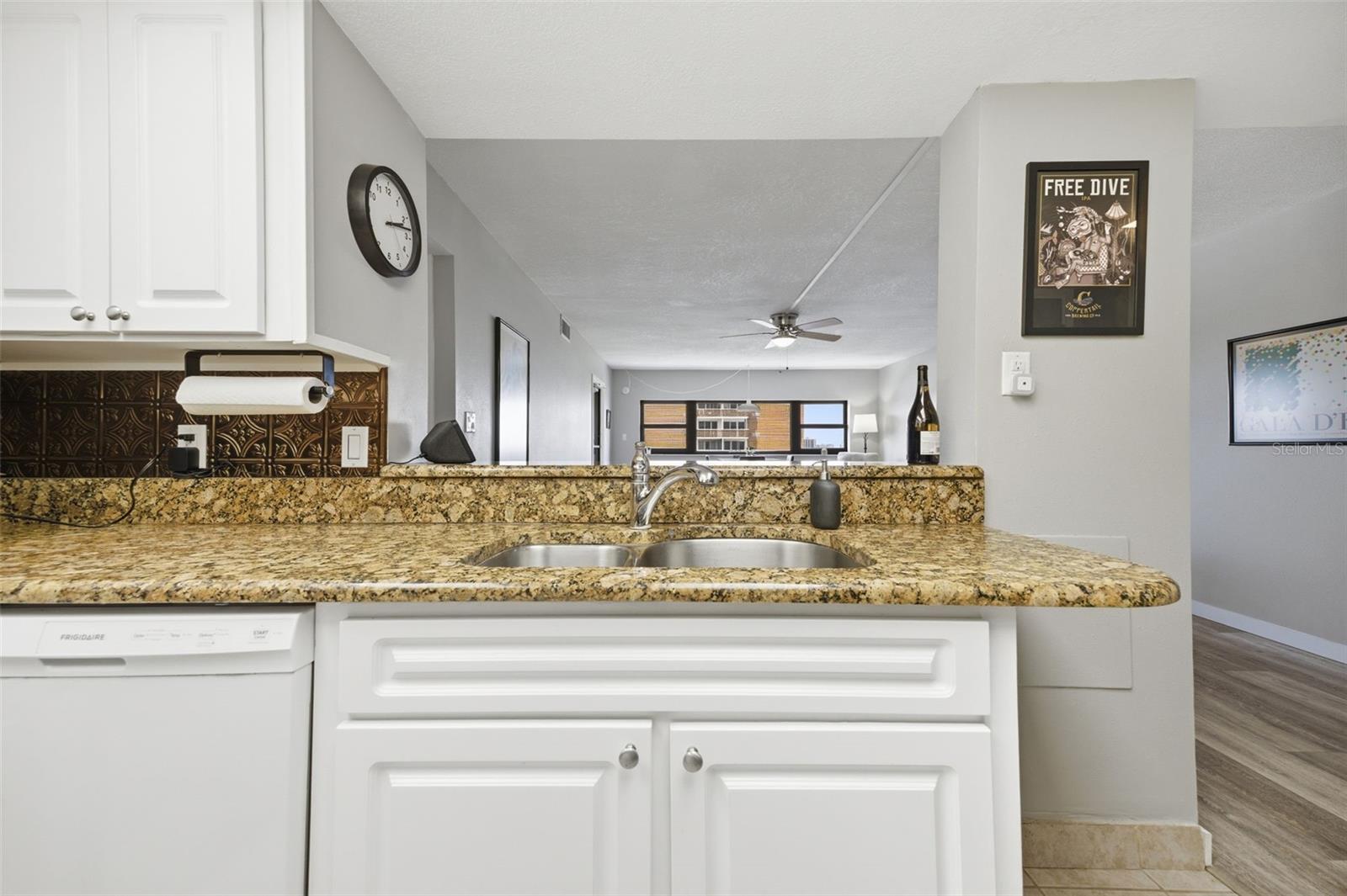 Image 6 of 32 For 4141 Bayshore Boulevard 606