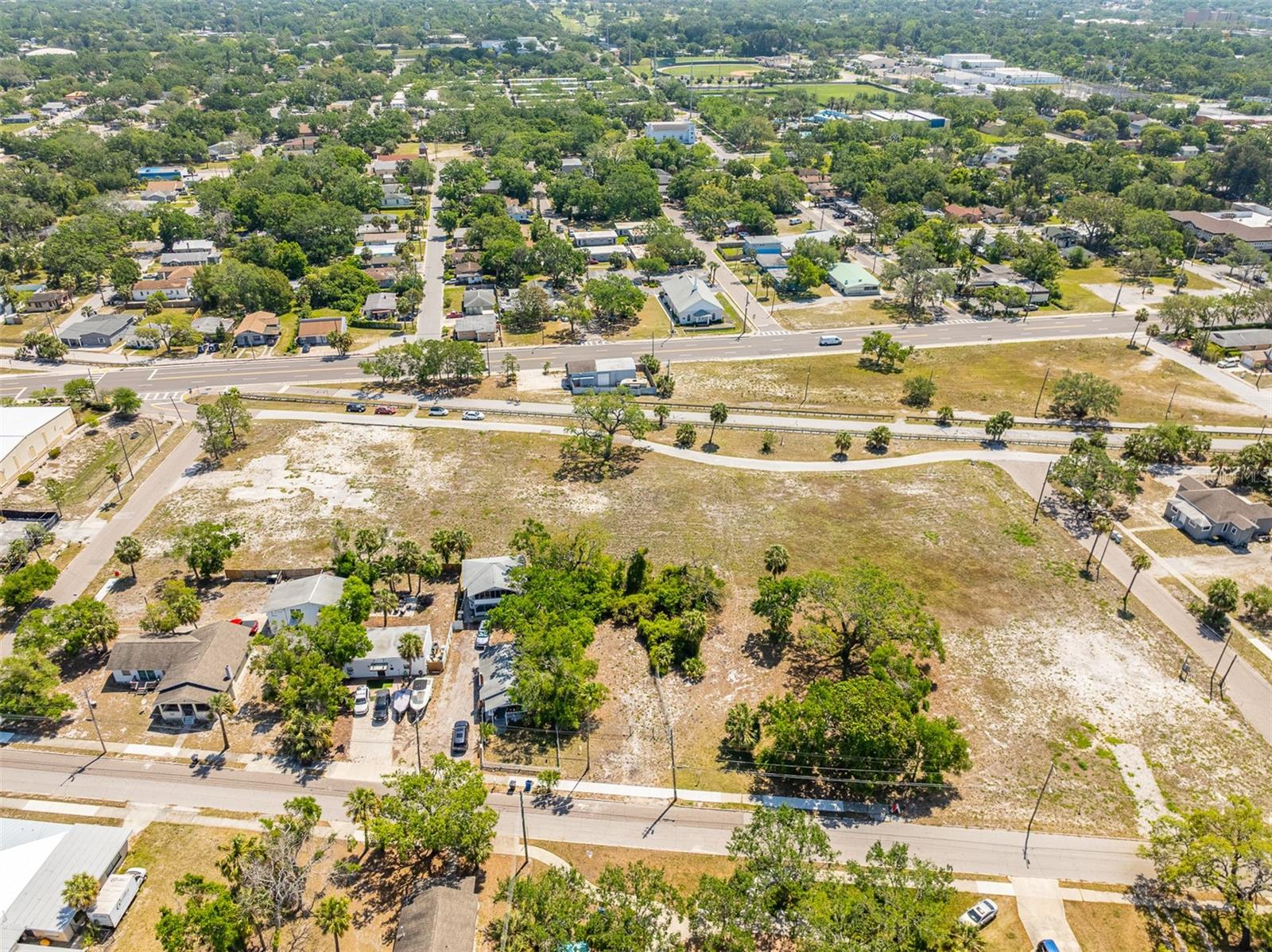 Listing photo id 17 for 611 Palm Bluff Street