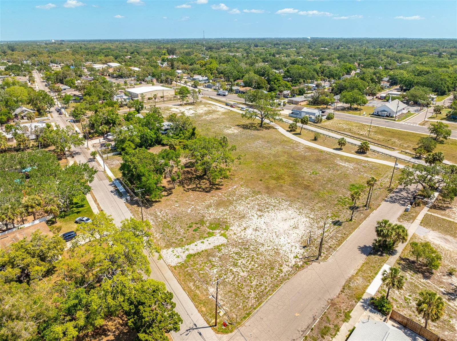 Listing photo id 19 for 611 Palm Bluff Street