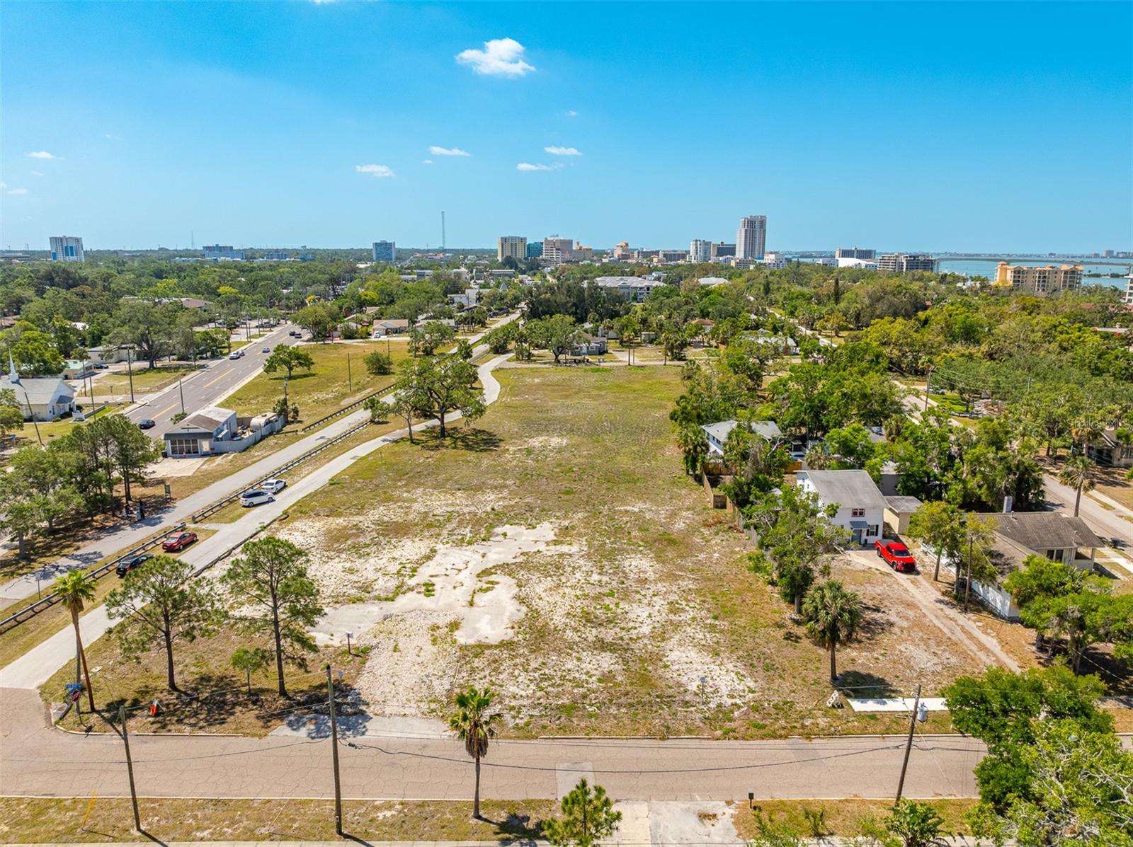 Listing photo id 23 for 611 Palm Bluff Street