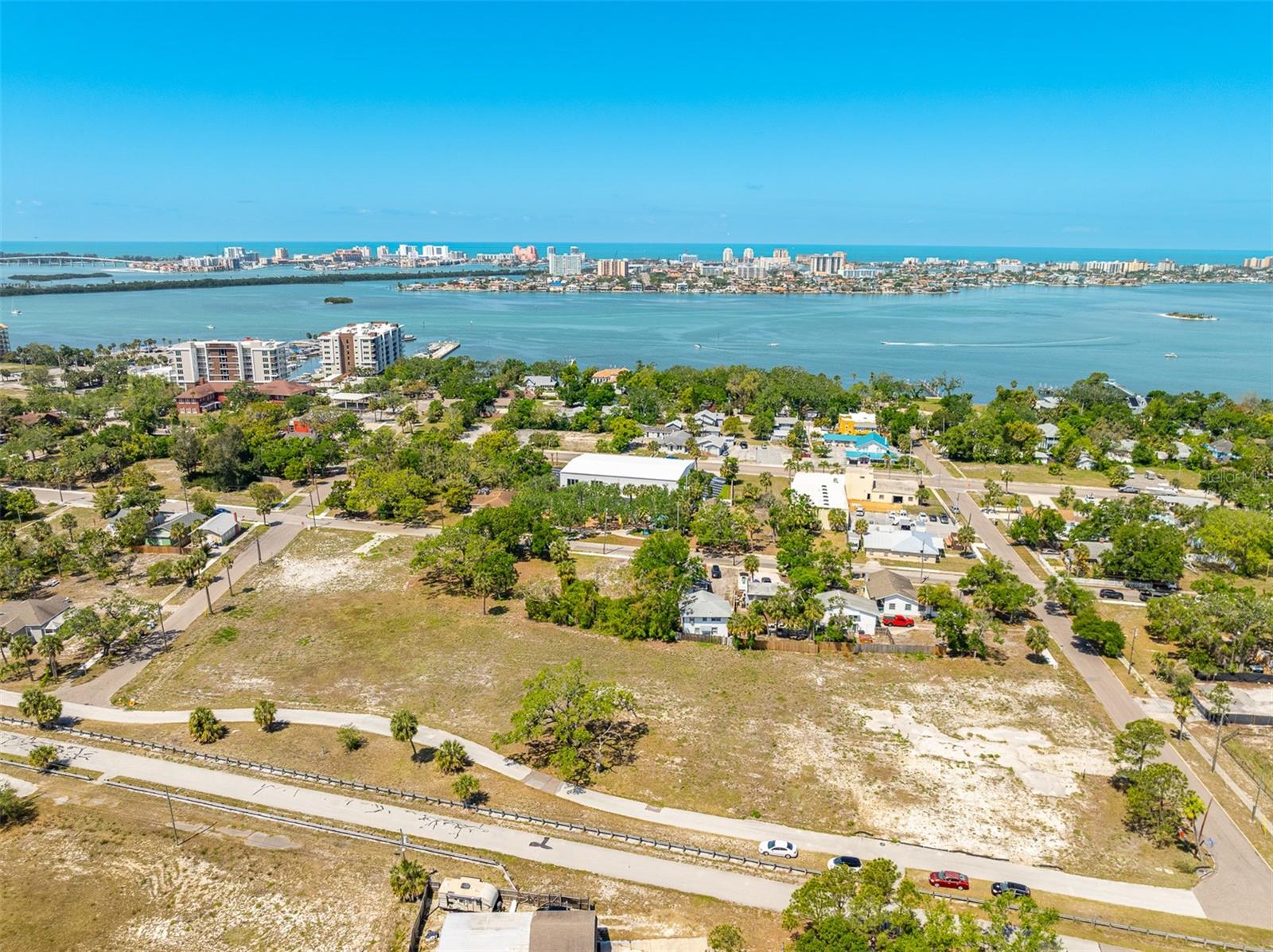 Listing photo id 25 for 611 Palm Bluff Street