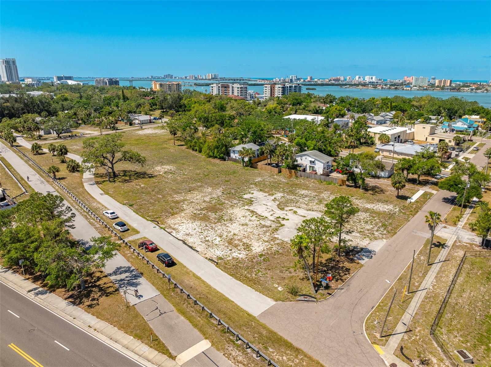 Listing photo id 28 for 611 Palm Bluff Street