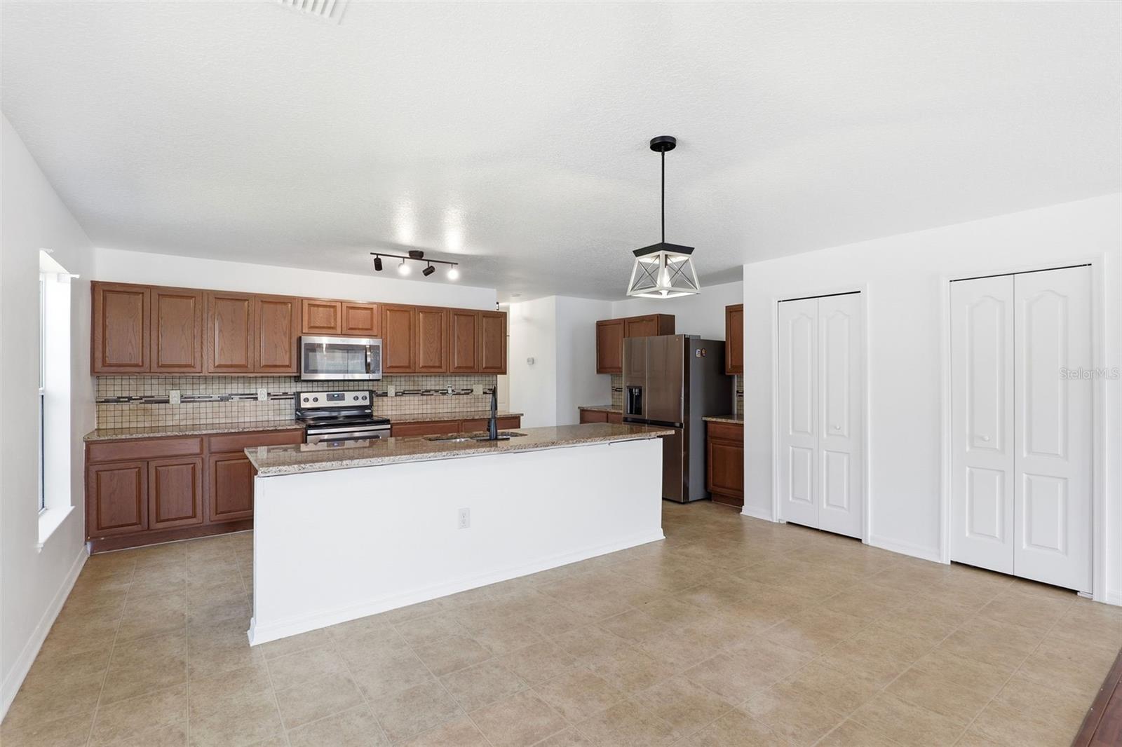 Image 11 of 39 For 3356 Slate Street