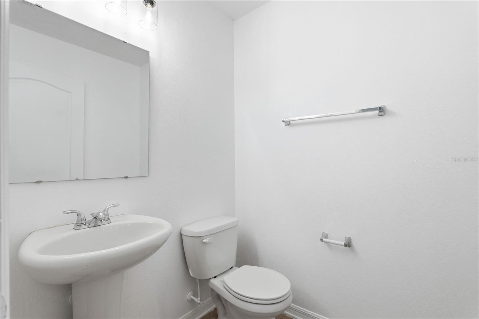 Image 14 of 39 For 3356 Slate Street