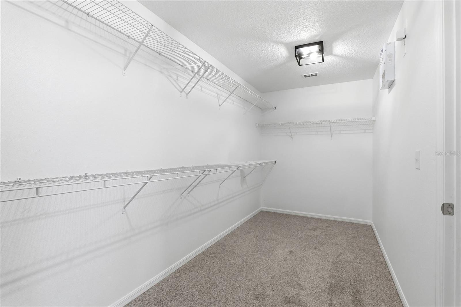 Image 21 of 39 For 3356 Slate Street