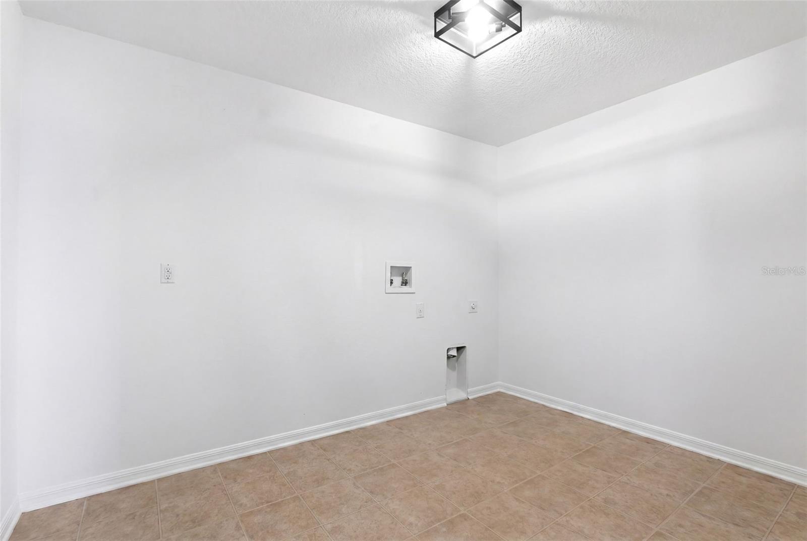 Image 25 of 39 For 3356 Slate Street