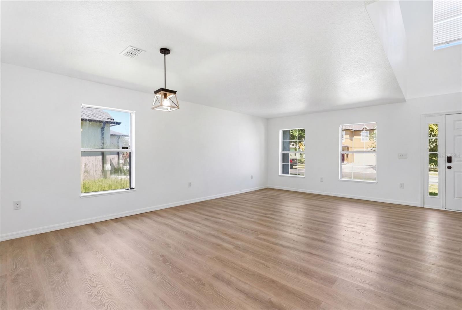 Image 6 of 39 For 3356 Slate Street