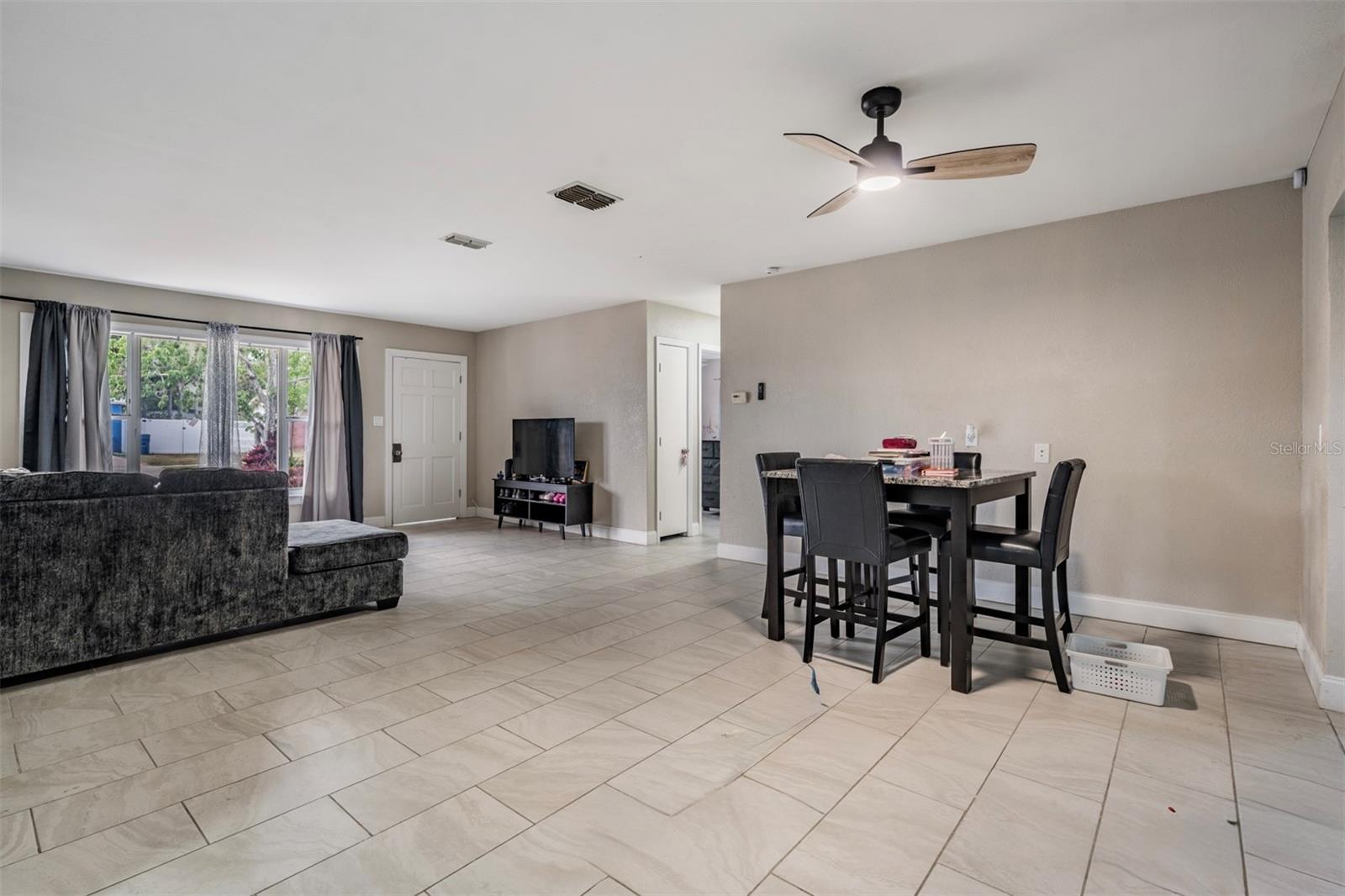 Image 7 of 31 For 307 Country Club Drive