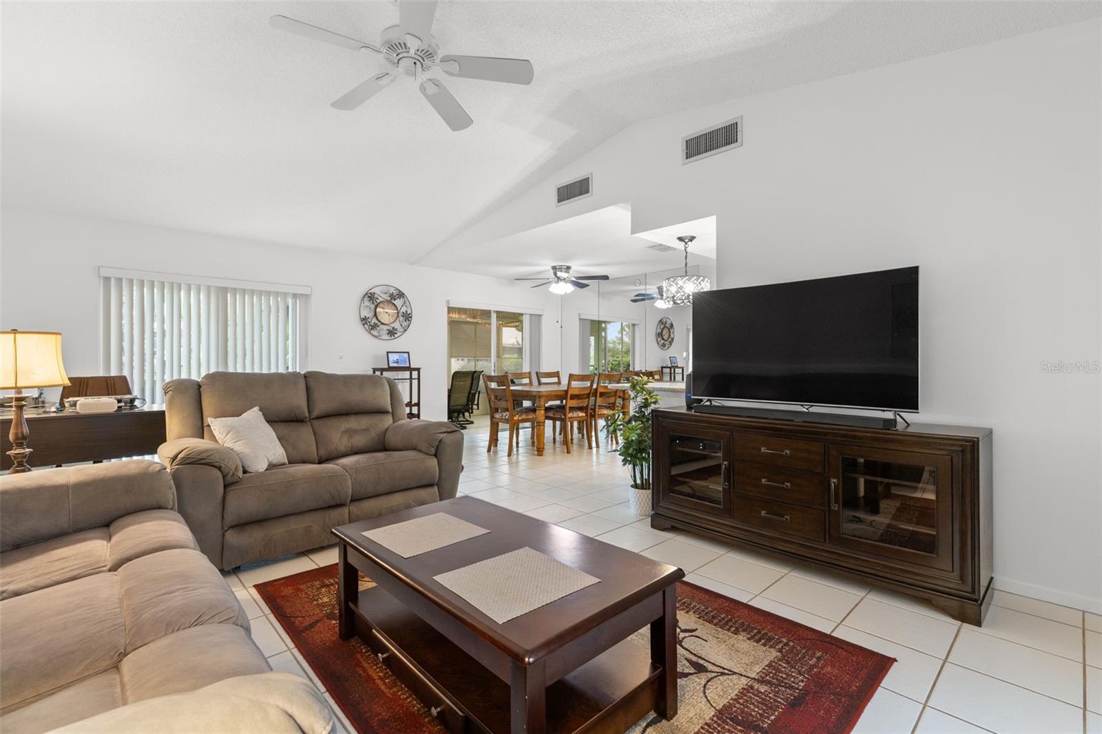 Image 3 of 25 For 3143 37th Lane S B
