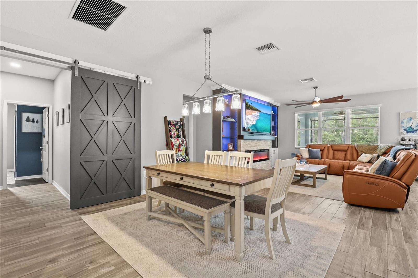 Listing photo id 10 for 18090 Romanesque Court
