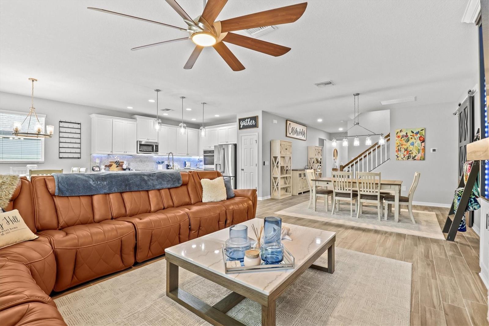 Listing photo id 15 for 18090 Romanesque Court