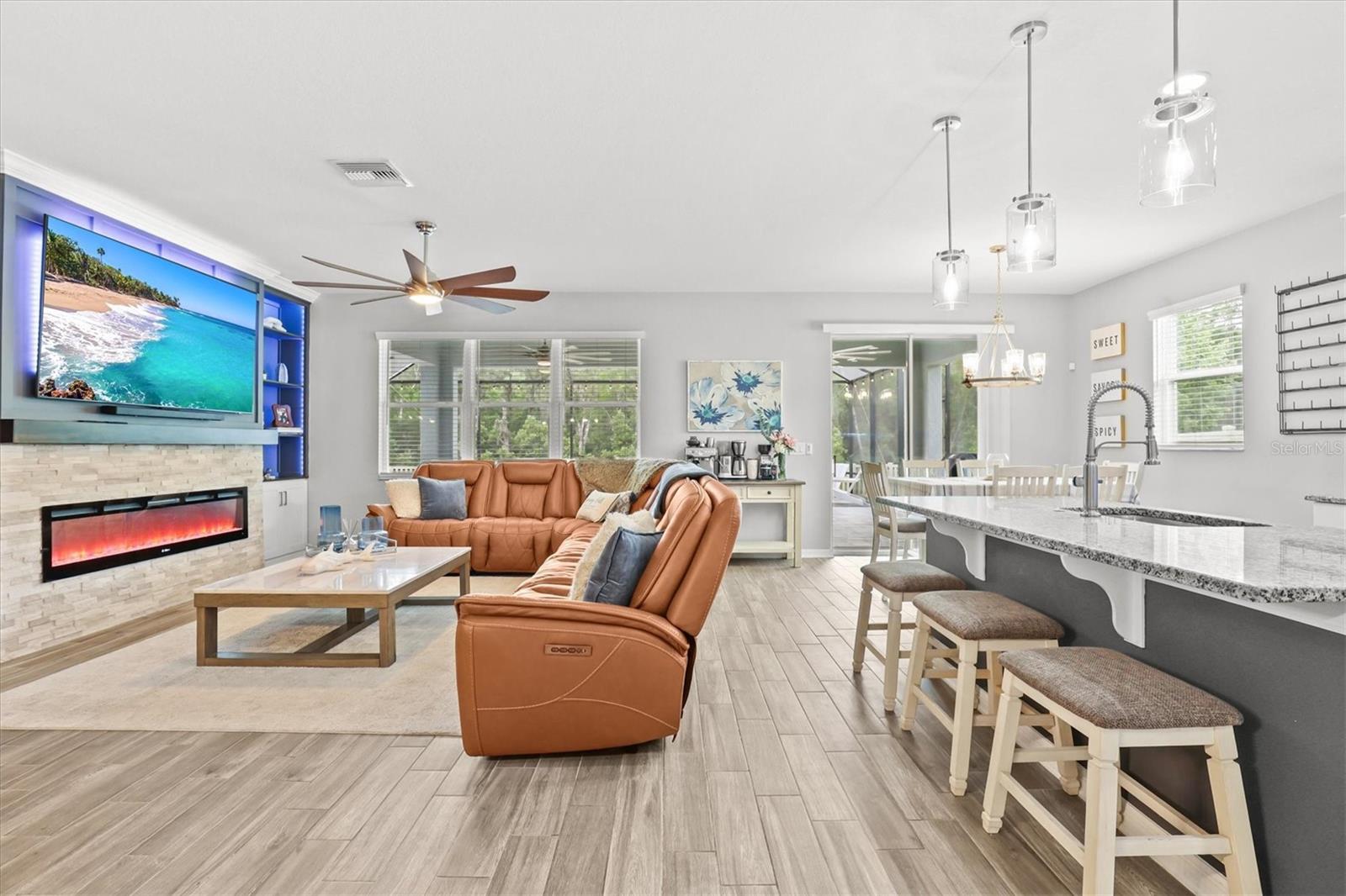 Listing photo id 16 for 18090 Romanesque Court