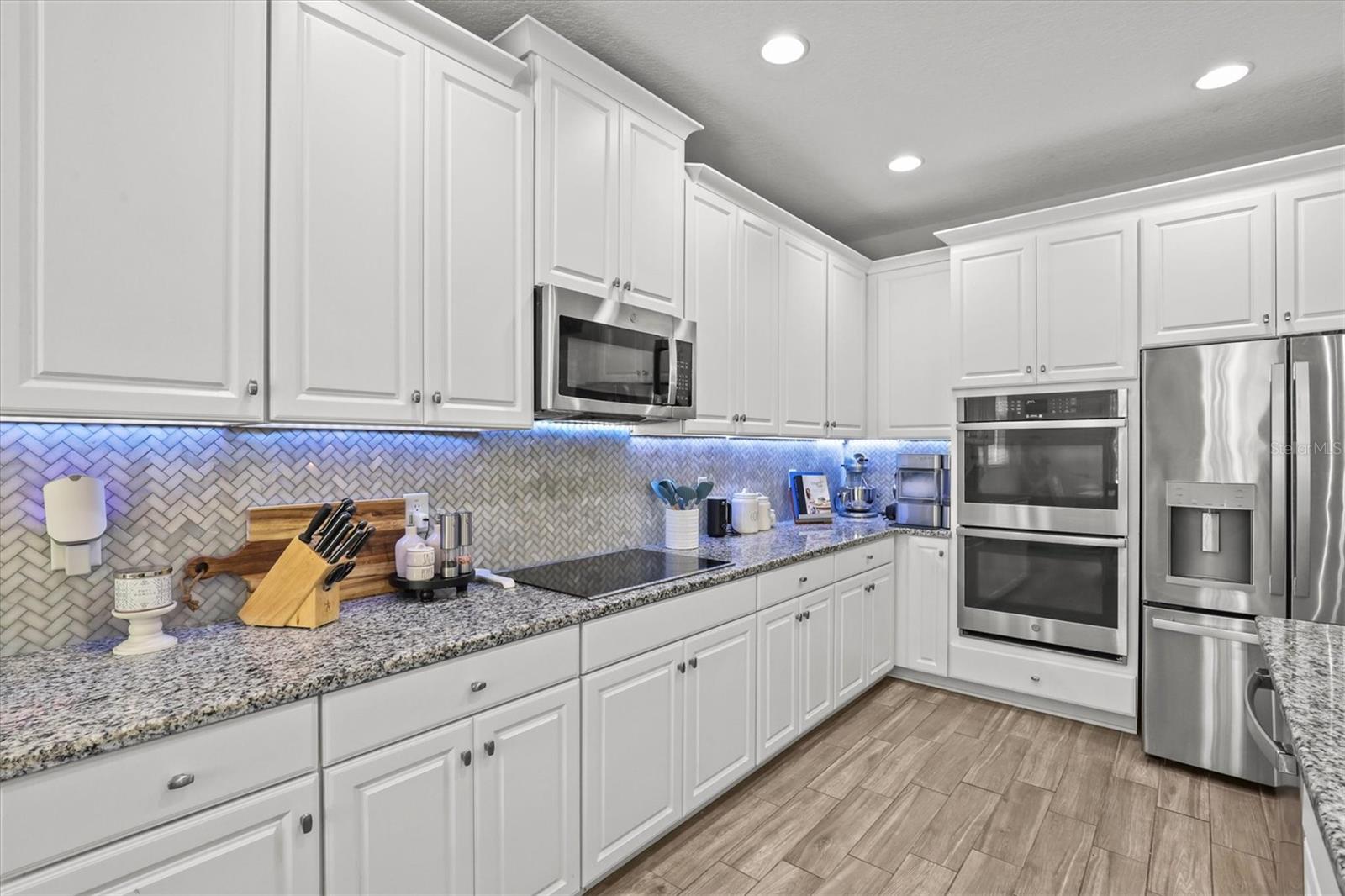Listing photo id 19 for 18090 Romanesque Court