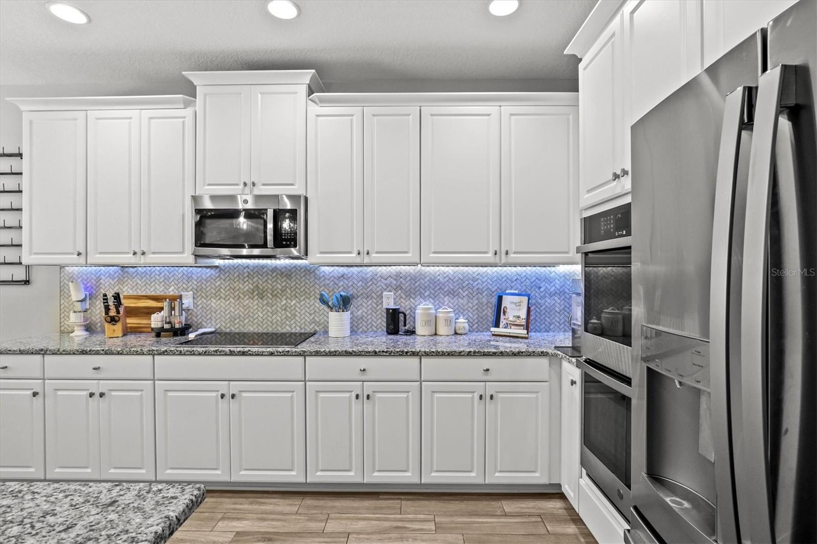 Listing photo id 20 for 18090 Romanesque Court