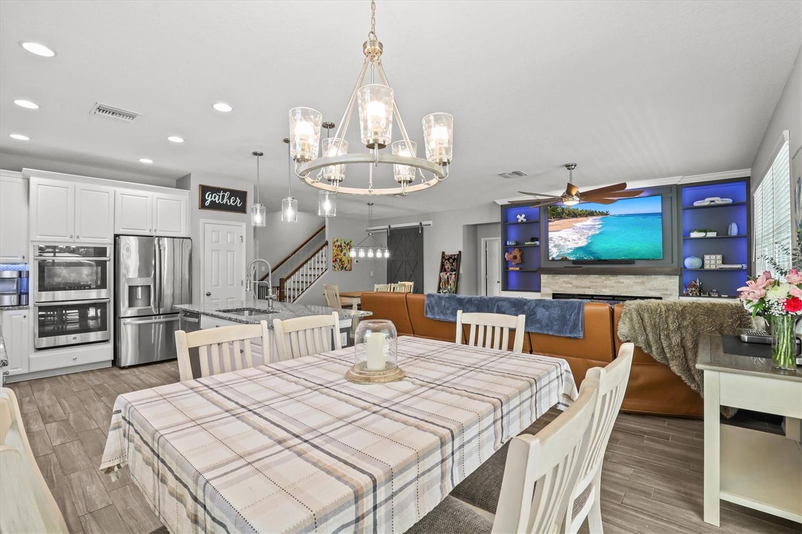 Listing photo id 24 for 18090 Romanesque Court