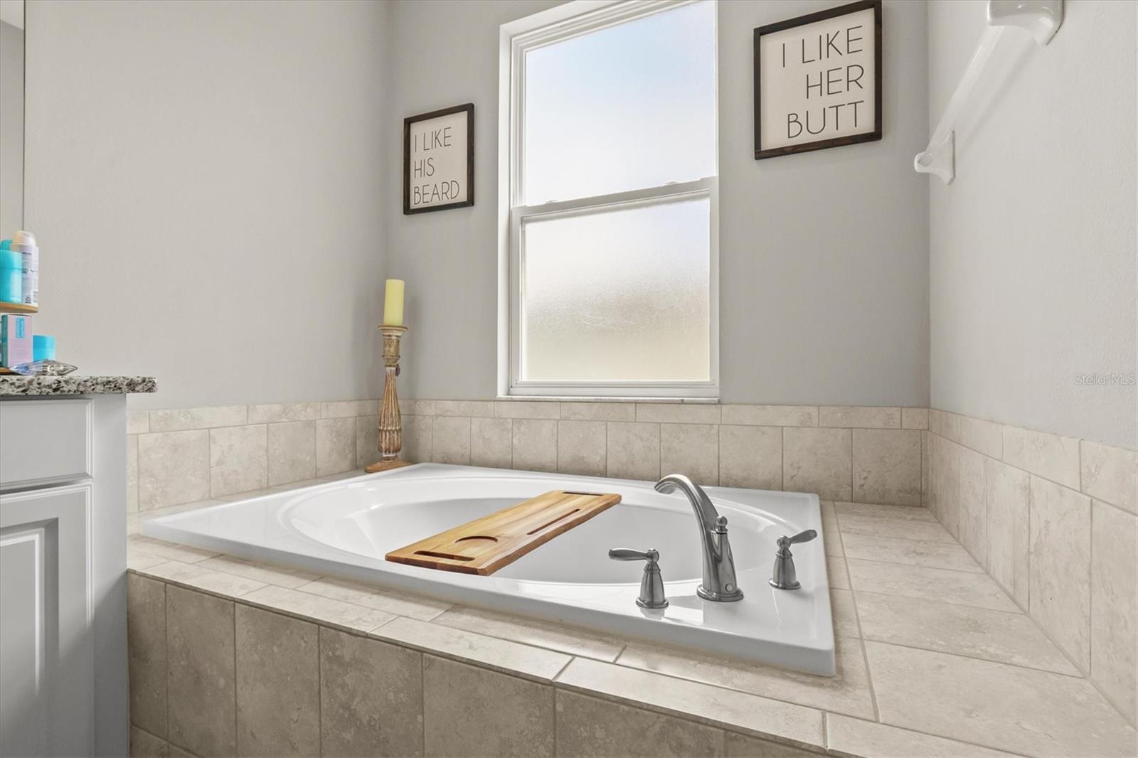 Listing photo id 28 for 18090 Romanesque Court