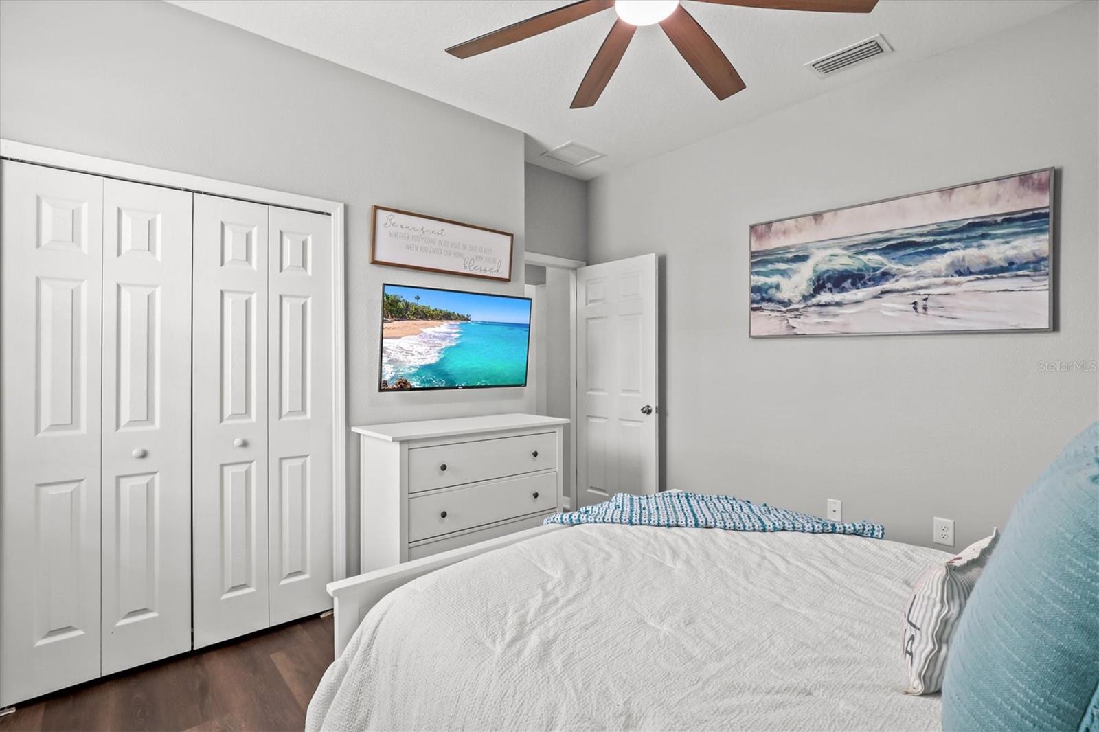 Listing photo id 32 for 18090 Romanesque Court