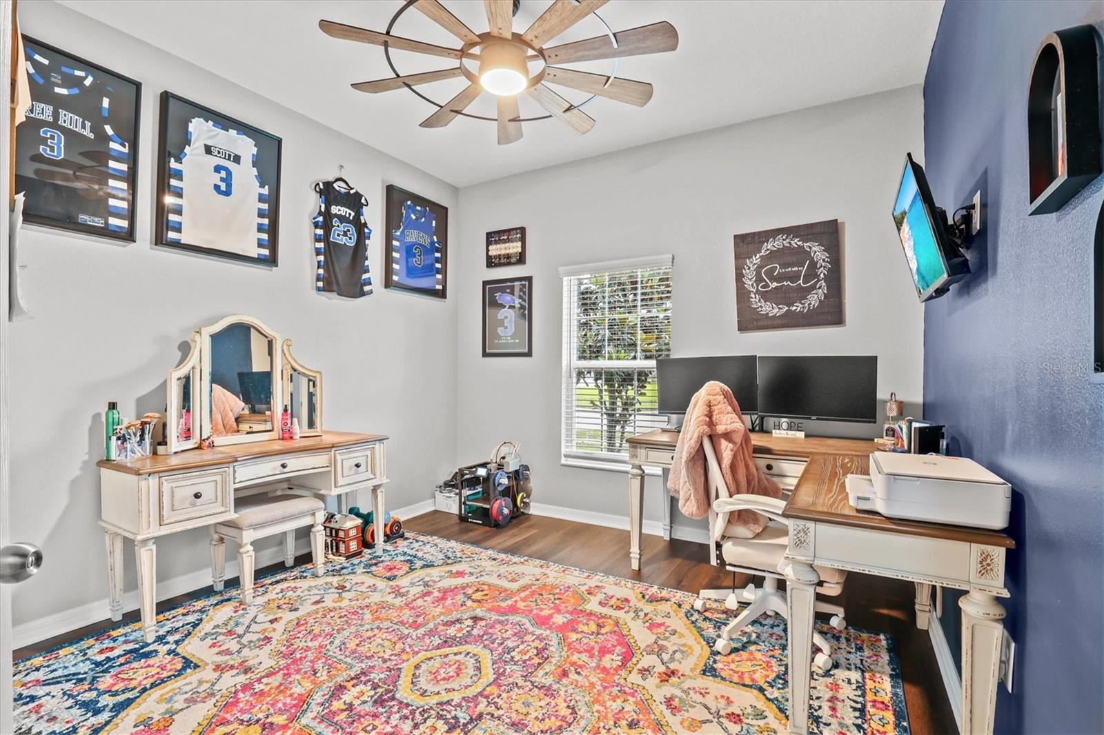 Listing photo id 37 for 18090 Romanesque Court