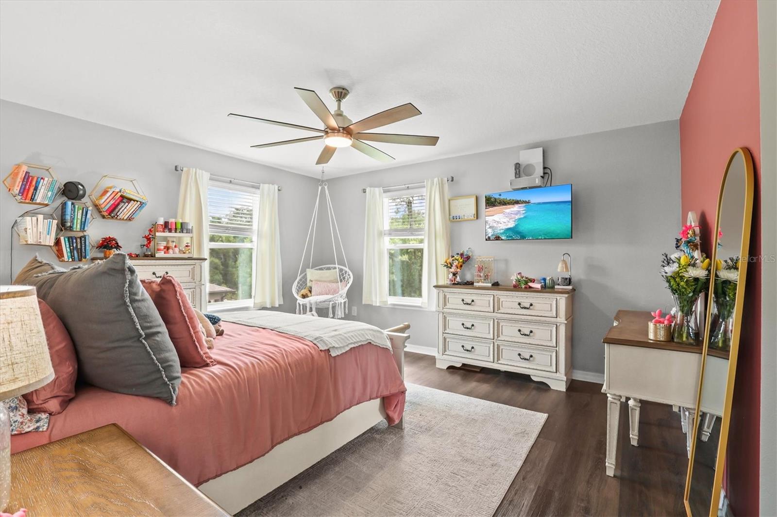 Listing photo id 43 for 18090 Romanesque Court