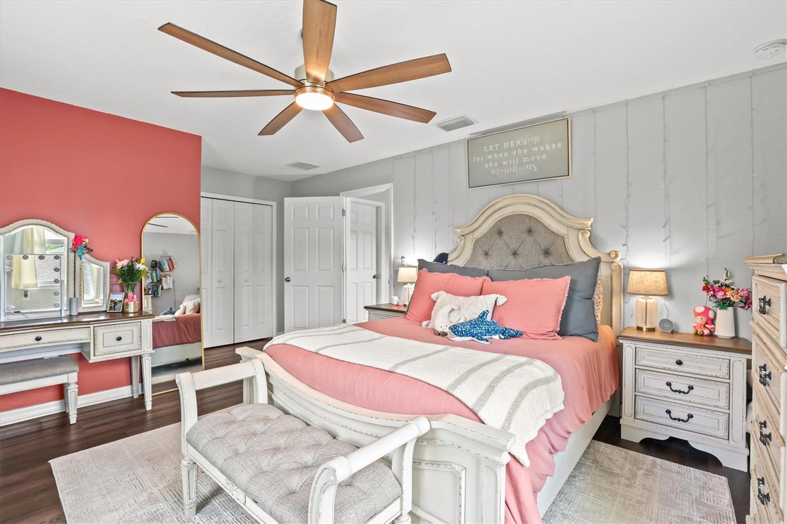 Listing photo id 44 for 18090 Romanesque Court