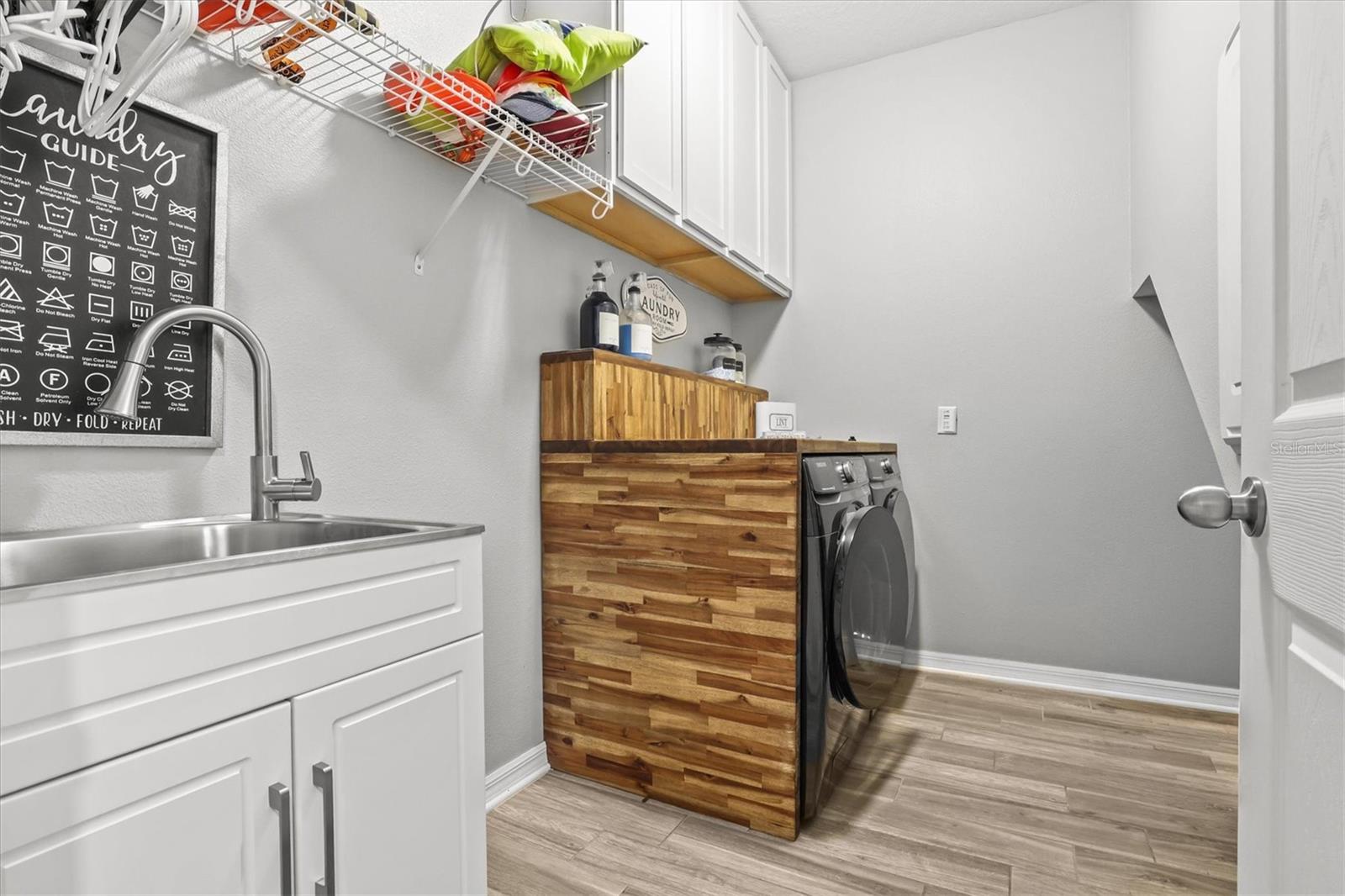 Listing photo id 48 for 18090 Romanesque Court