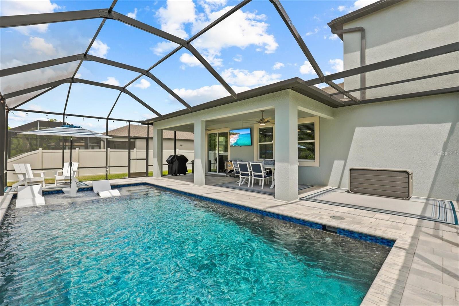 Listing photo id 51 for 18090 Romanesque Court