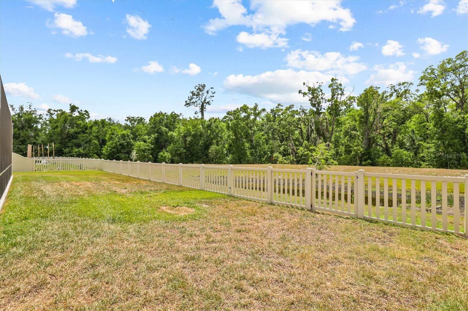 Listing photo id 59 for 18090 Romanesque Court
