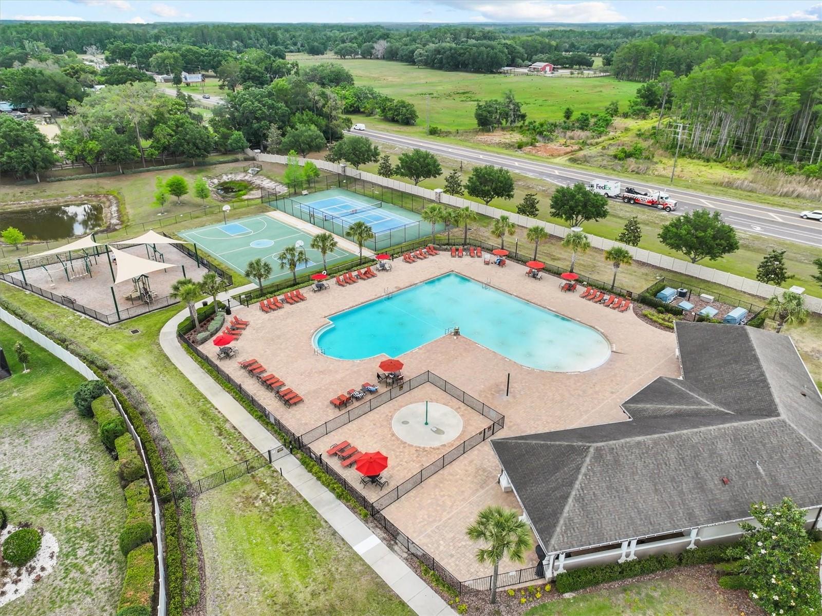 Listing photo id 71 for 18090 Romanesque Court