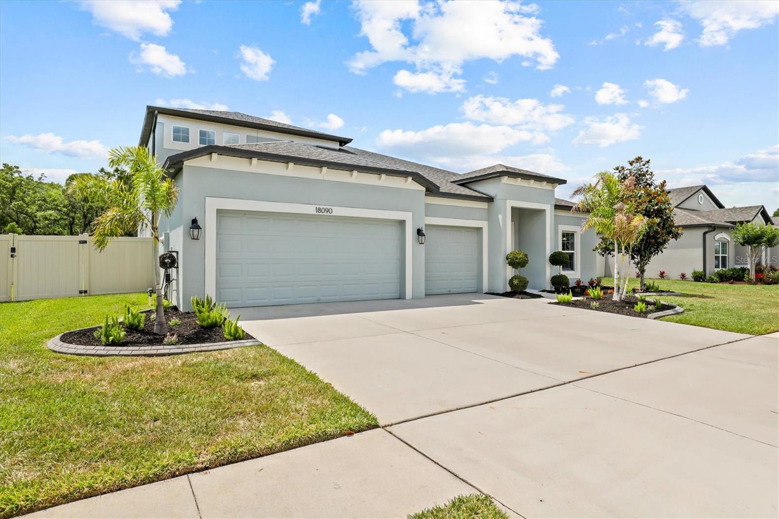 Listing photo id 73 for 18090 Romanesque Court