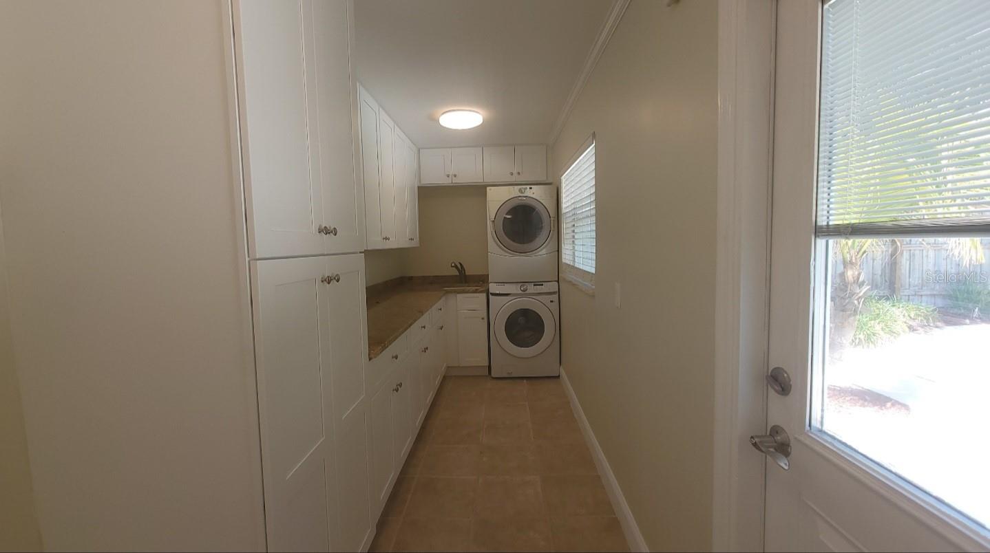 Image 23 of 25 For 1506 Trask Street