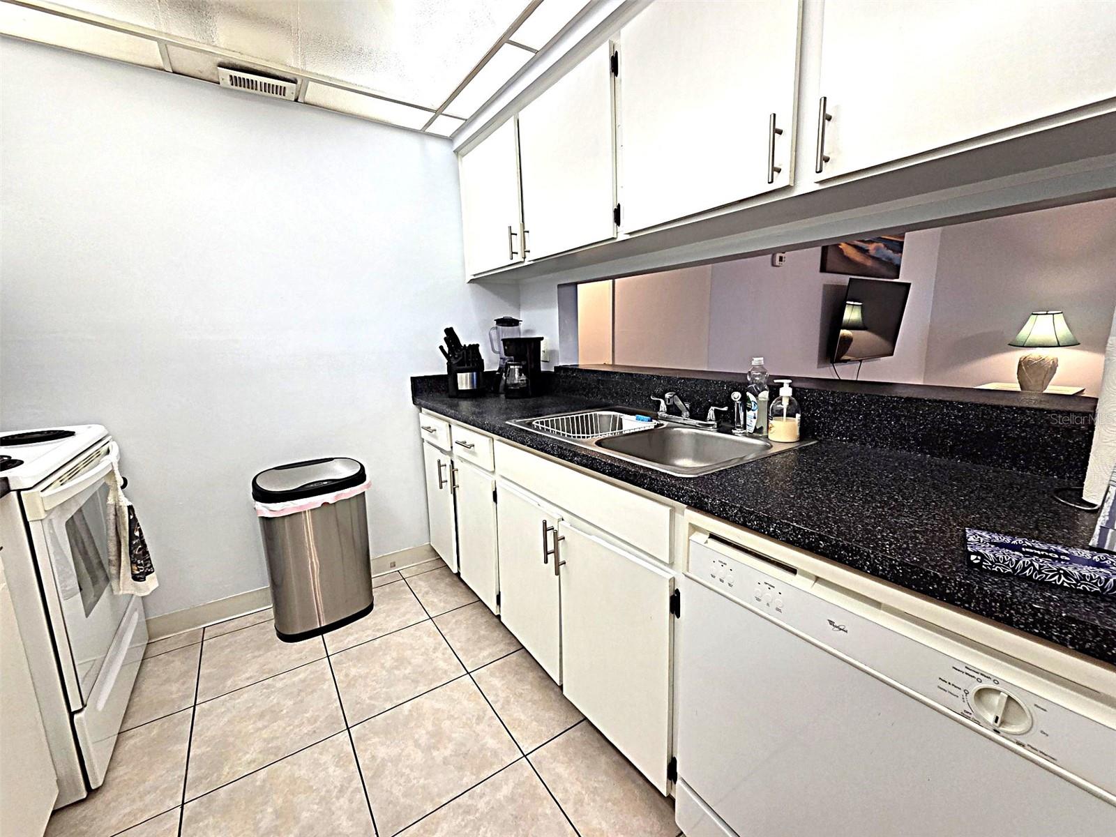 Image 2 of 33 For 12760 Indian Rocks Road 578