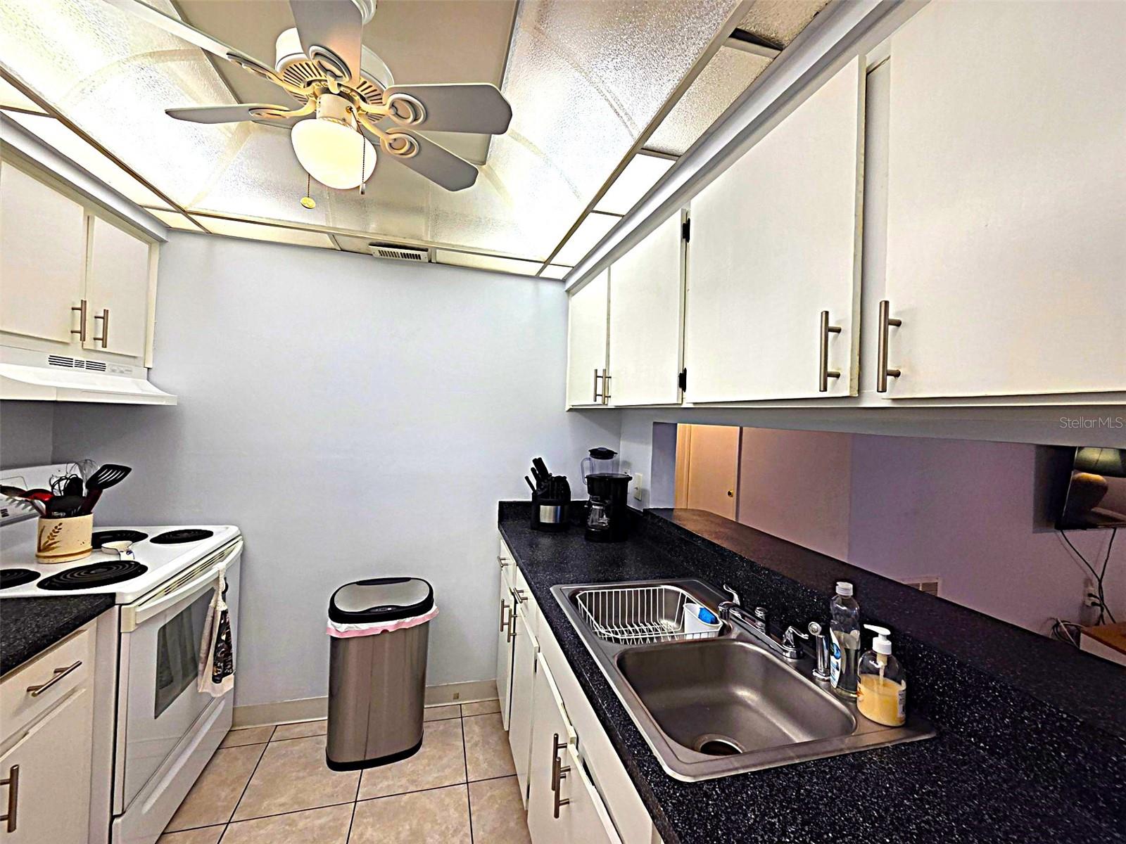 Image 3 of 33 For 12760 Indian Rocks Road 578