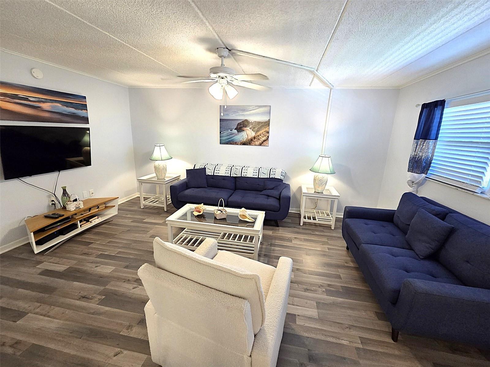 Image 6 of 33 For 12760 Indian Rocks Road 578