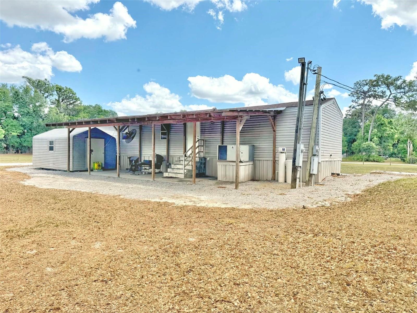 Listing photo id 14 for 612 Morgan Road