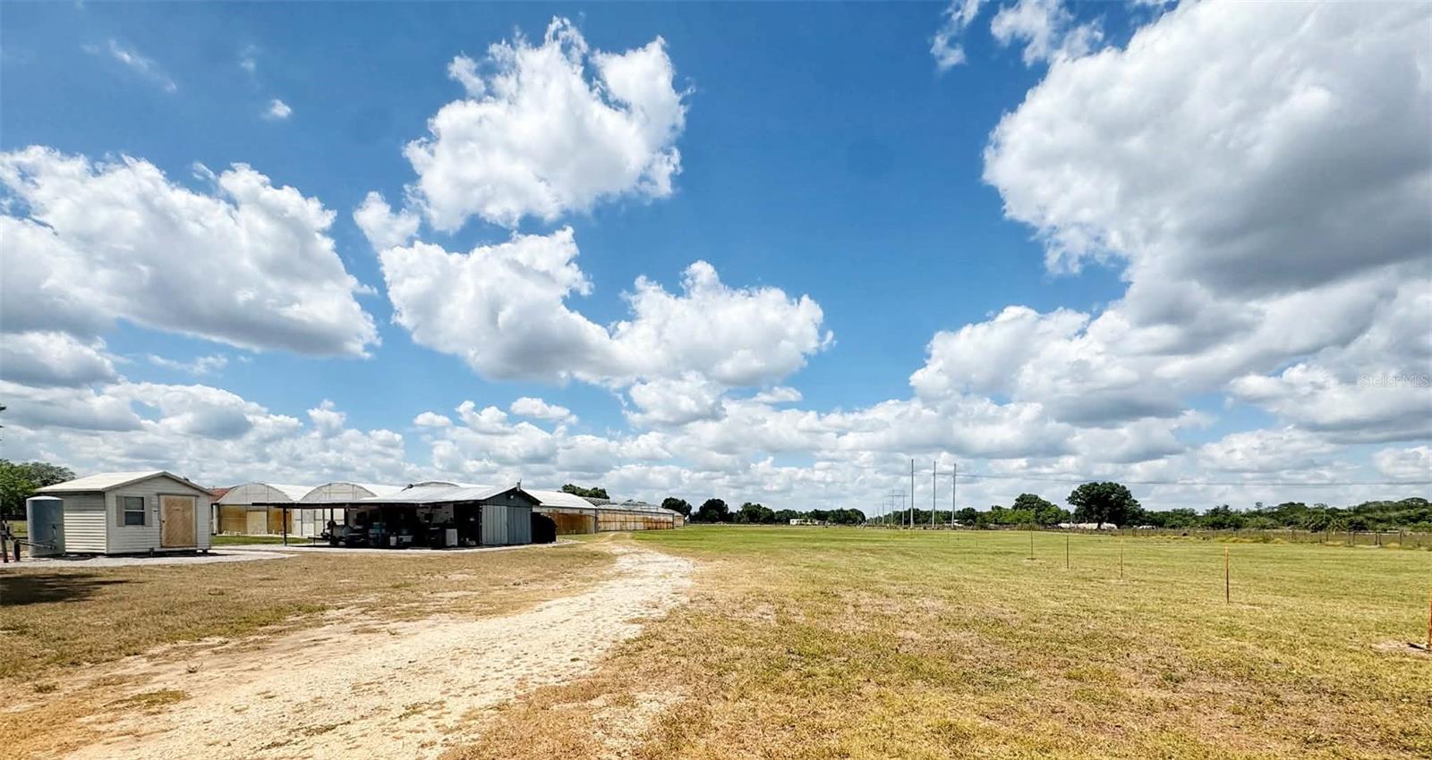 Listing photo id 16 for 612 Morgan Road