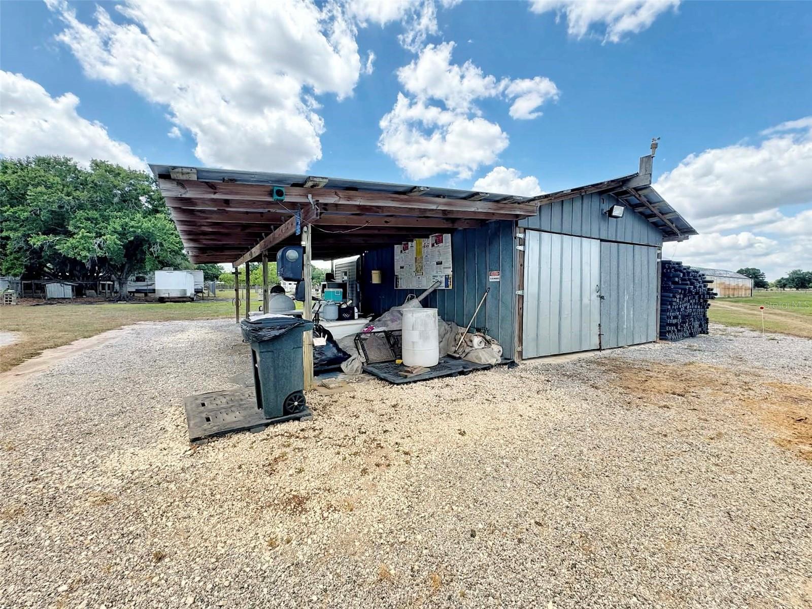 Listing photo id 18 for 612 Morgan Road