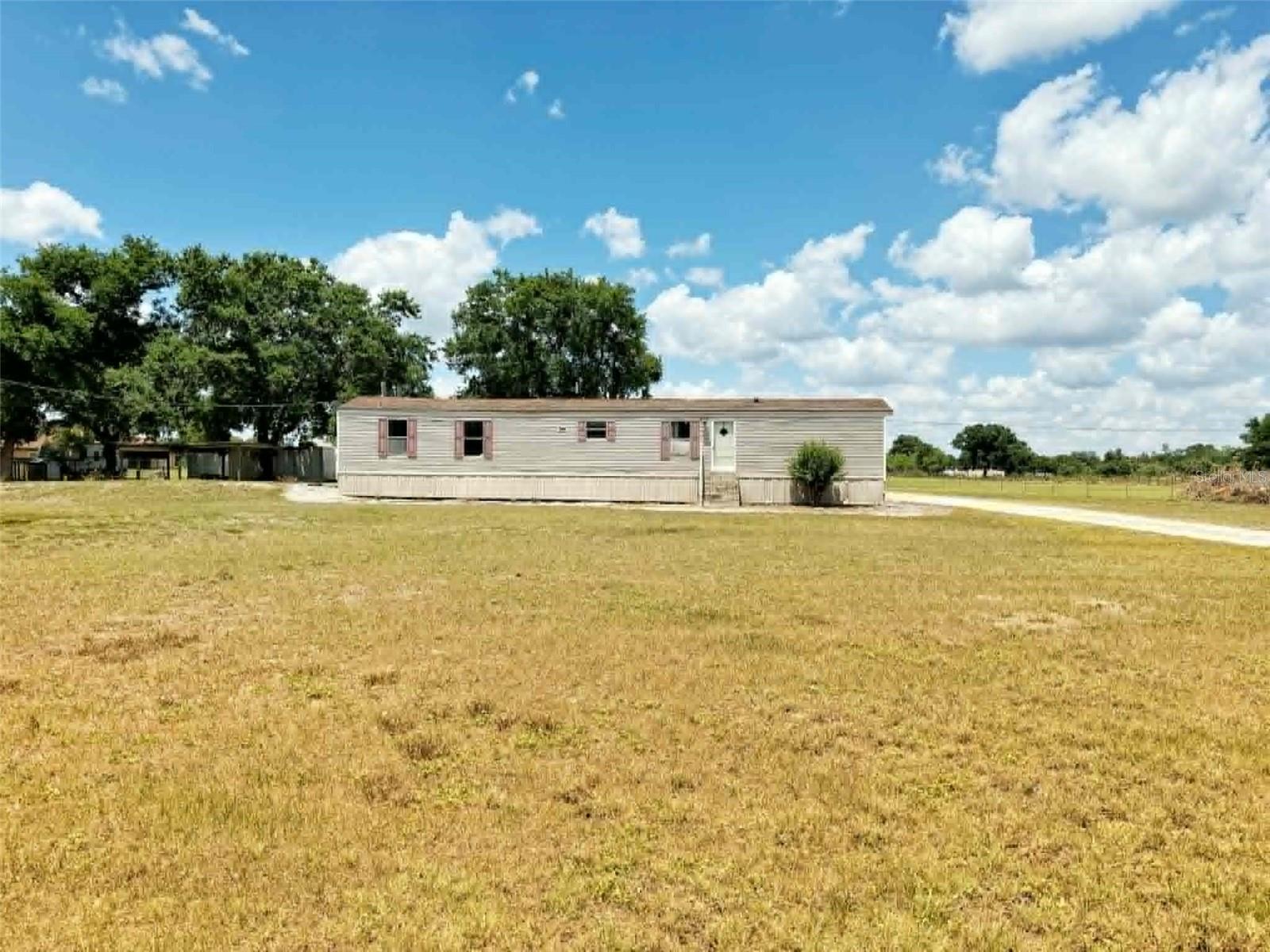 Listing photo id 2 for 612 Morgan Road