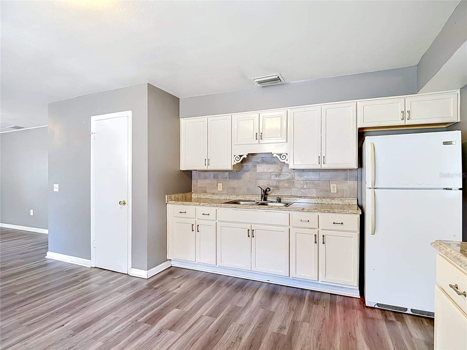 Image 17 of 49 For 6155 9th Street