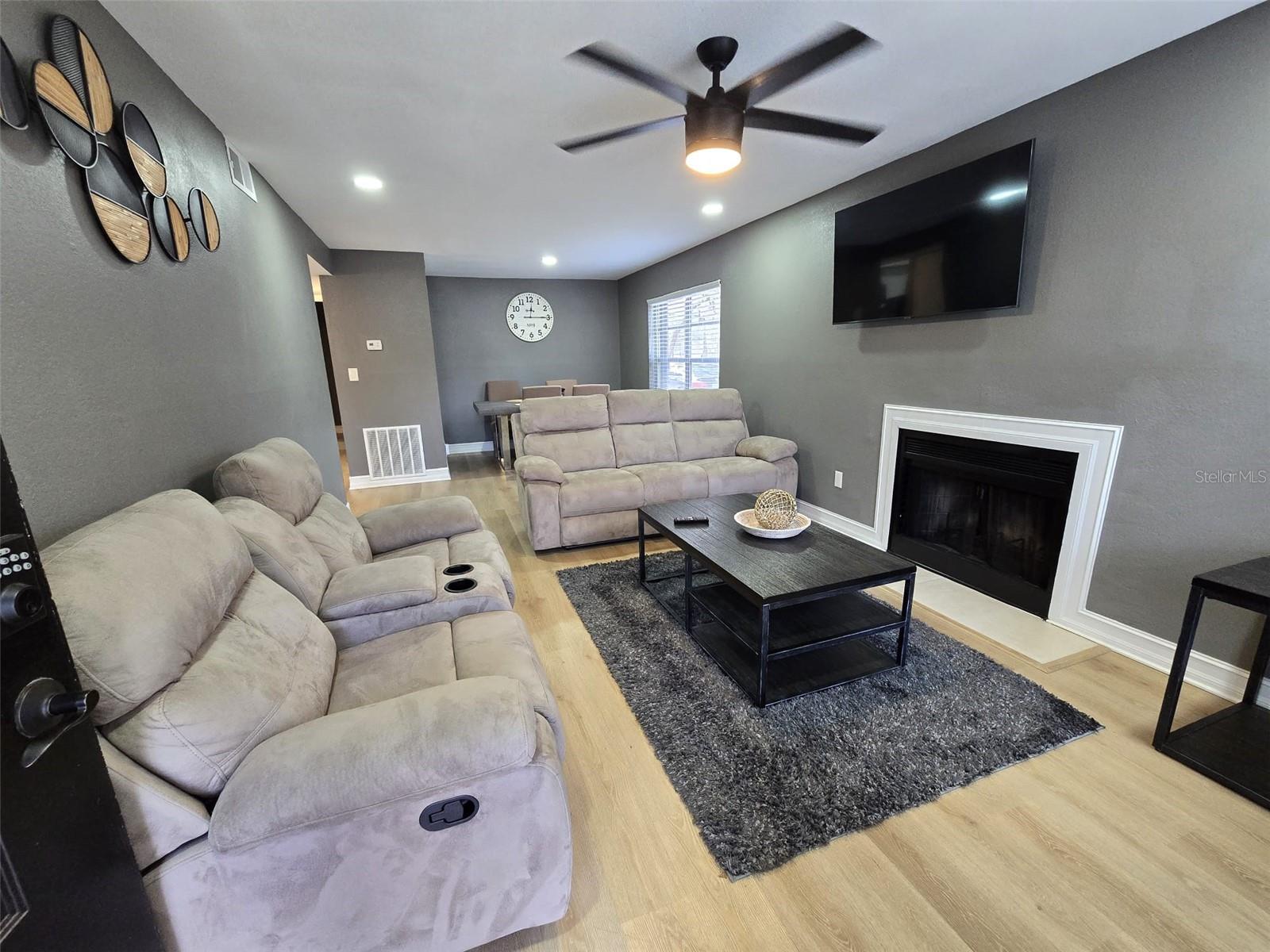 Image 11 of 17 For 4032 Tumble Wood Trail 103