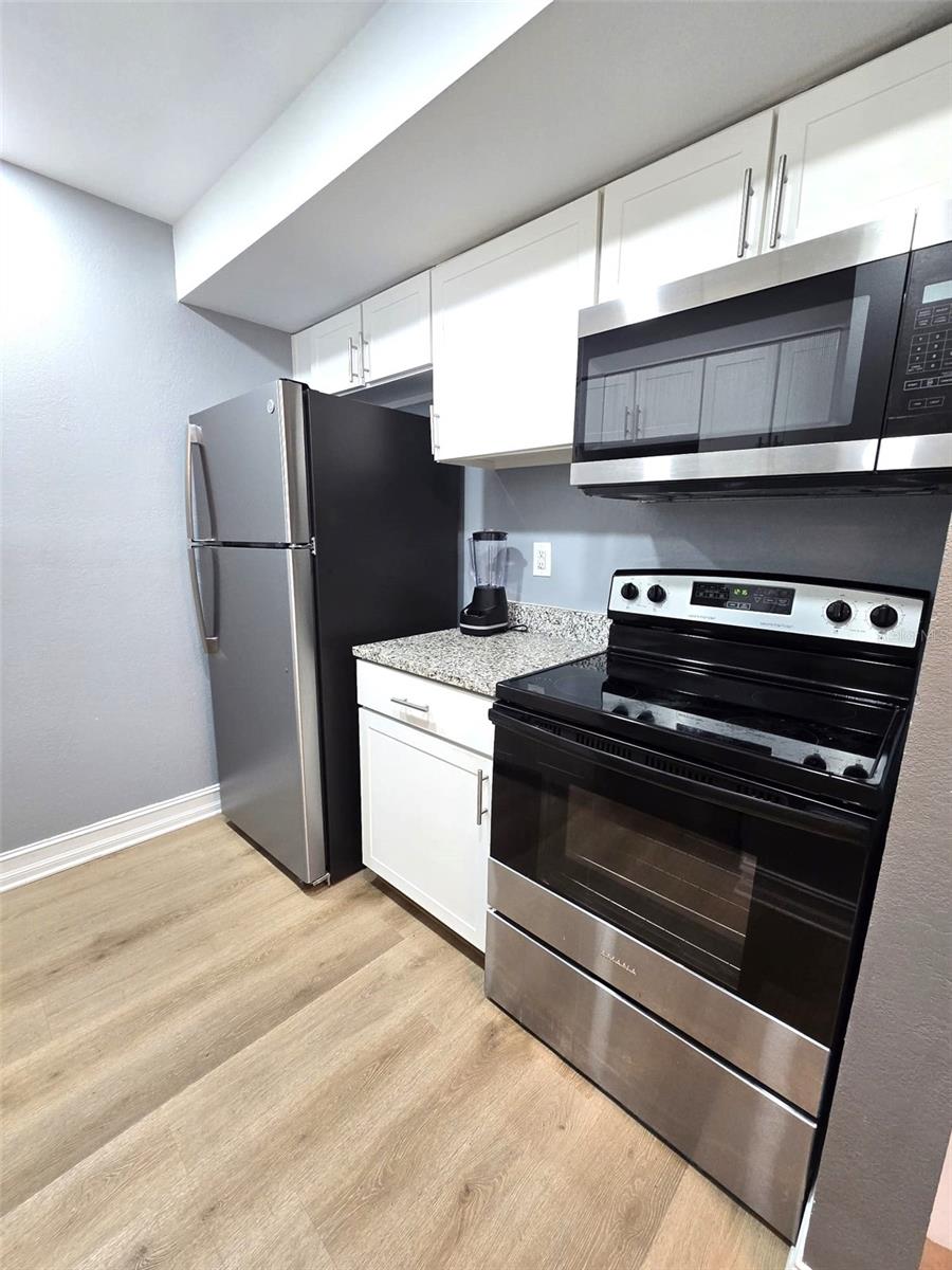 Image 8 of 17 For 4032 Tumble Wood Trail 103