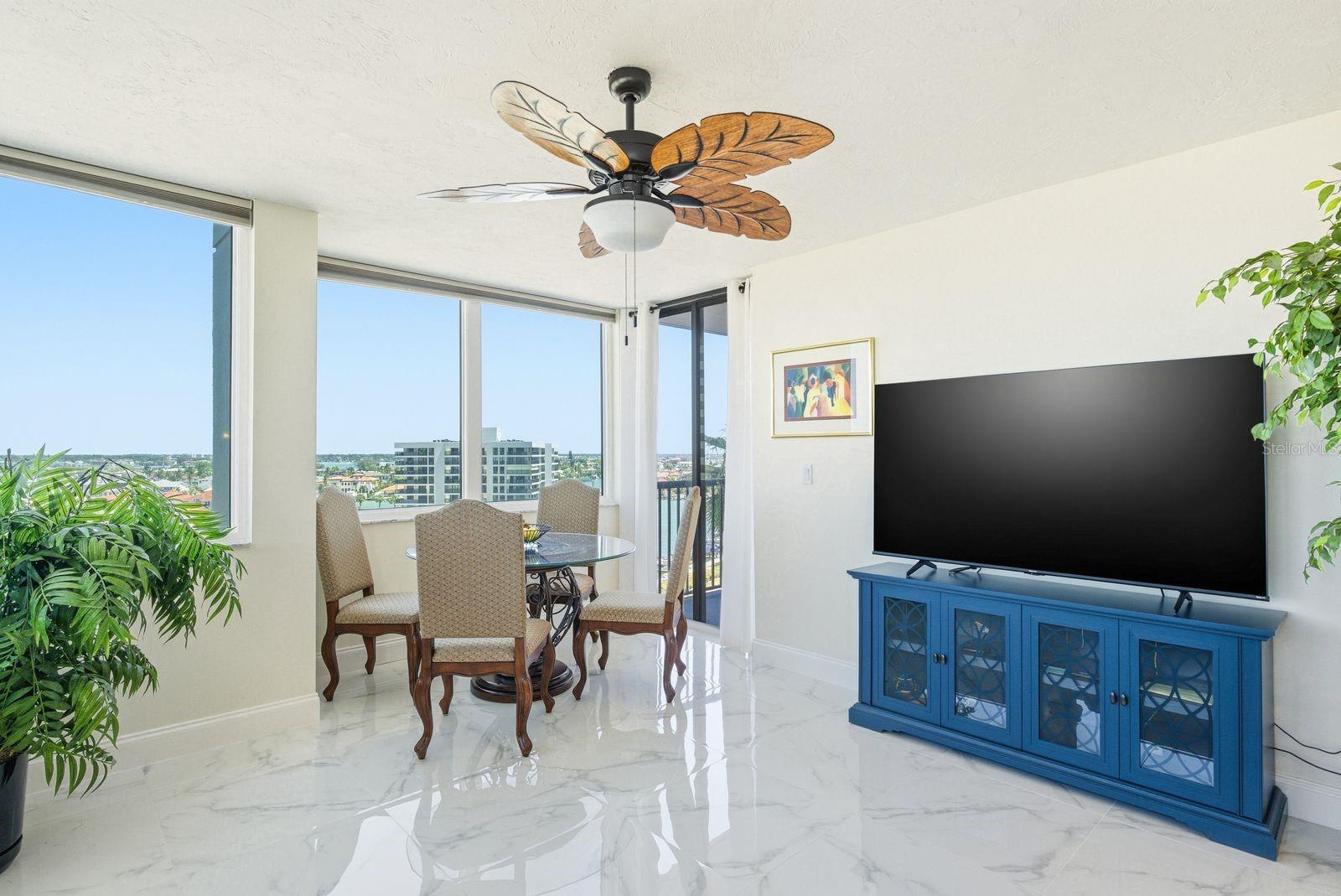 Listing photo id 11 for 1600 Gulf Boulevard 817