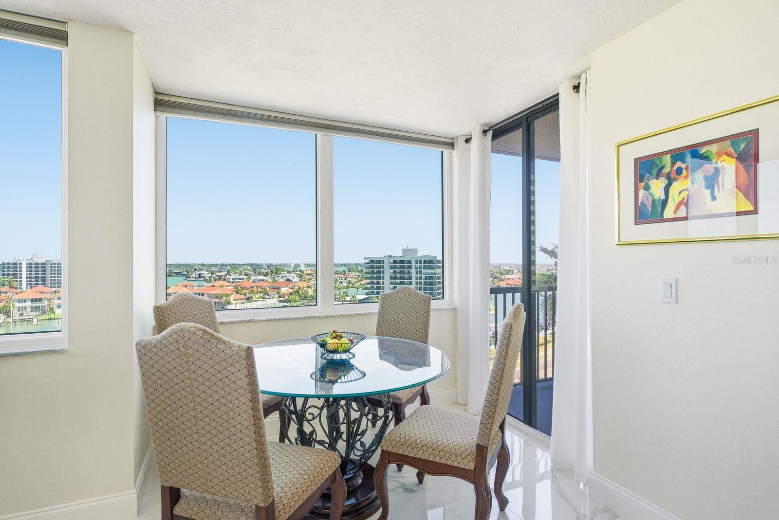 Listing photo id 12 for 1600 Gulf Boulevard 817